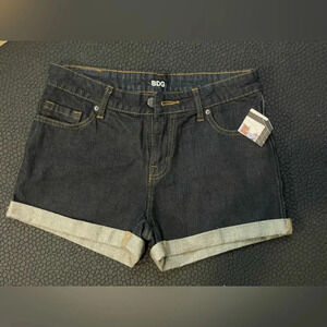 NWT BDG midrise Alexa‎ pocket shortie urban outfitters size 28